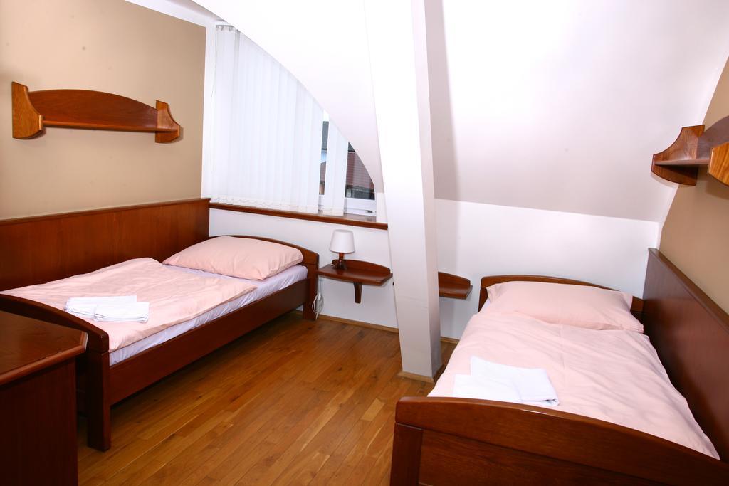 Penzion Fajn *** Pardubice Habitación foto