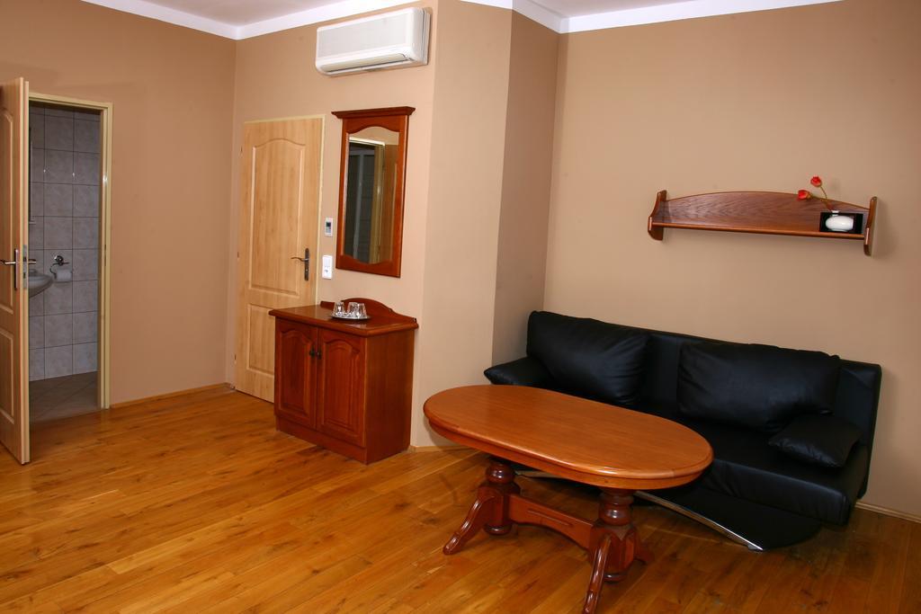Penzion Fajn *** Pardubice Habitación foto